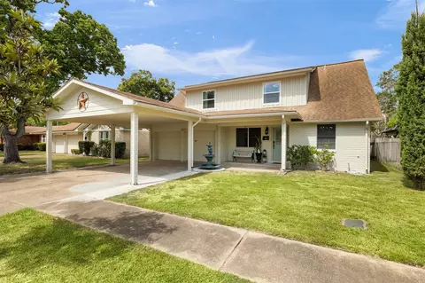 Exterior - 2603 Grape Ln, Pasadena, TX 77502 photo 6 of 10