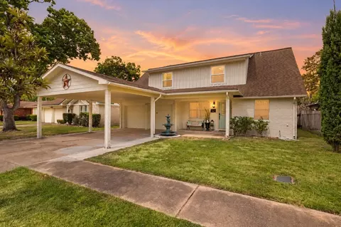 Exterior - 2603 Grape Ln, Pasadena, TX 77502 photo 2 of 10