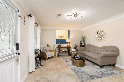 Entry Way - 2603 Grape Ln, Pasadena, TX 77502 photo 2 of 4