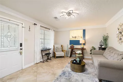 Entry Way - 2603 Grape Ln, Pasadena, TX 77502 photo 3 of 4