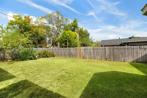 Exterior - 2603 Grape Ln, Pasadena, TX 77502 photo 8 of 10