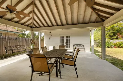 Exterior - 2603 Grape Ln, Pasadena, TX 77502 photo 4 of 10