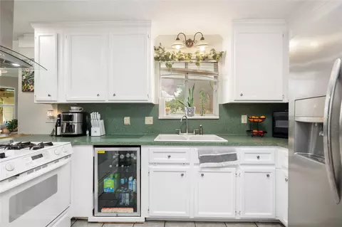 Kitchen - 2603 Grape Ln, Pasadena, TX 77502 photo 3 of 3