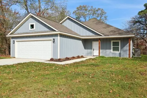 387 Autumn Ln, Livingston, TX 77351