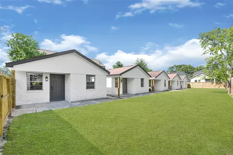 8701 Bertwood St, Houston, TX 77016