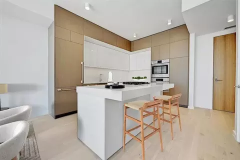 313 W 17th St #1903, Austin, TX 78701