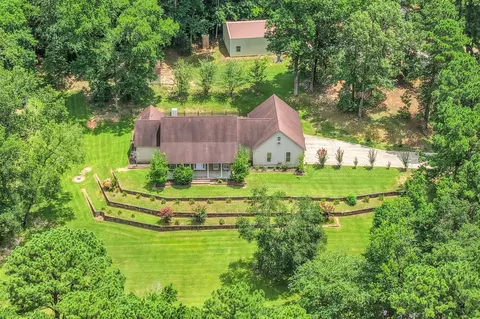 401 Hill Creek Dr, Coldspring, TX 77331