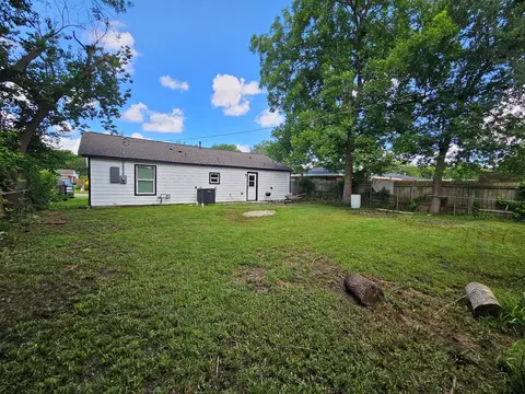 Exterior - 2129 Raspberry Ln, Pasadena, TX 77502 photo 11 of 11