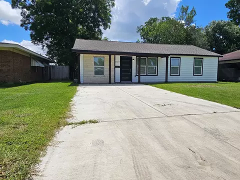 Exterior - 2129 Raspberry Ln, Pasadena, TX 77502 photo 3 of 11