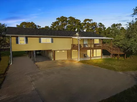 603 Shady Glen Dr, Anahuac, TX 77514