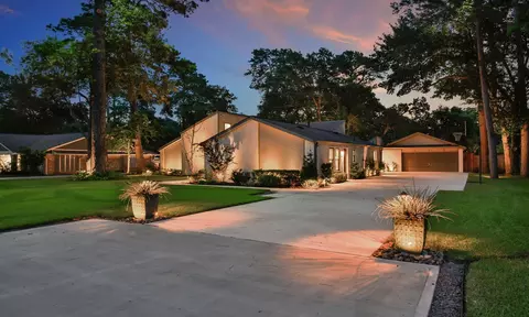 11918 Beverly Dr, Houston, TX 77065