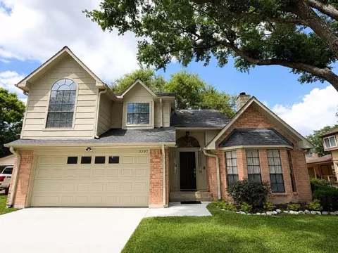3207 Lee Circle Dr, Pearland, TX 77581