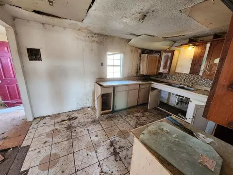Kitchen - 1511 Gray St, Plainview, TX 79072 photo 1 of 1