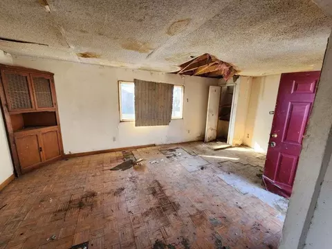 Living - 1511 Gray St, Plainview, TX 79072 photo 1 of 1