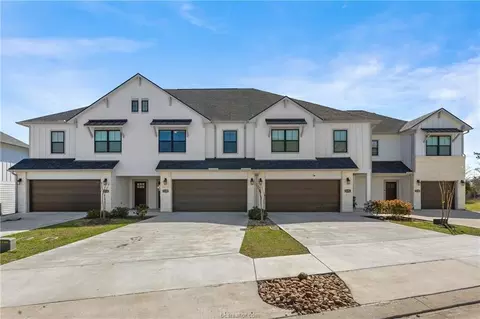 2108 Jax Dr, College Station, TX 77845