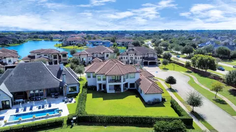 7 Haven Shore Ln, Sugar Land, TX 77479