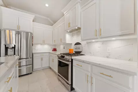 Kitchen - 1706 Elmside Ct, Conroe, TX 77301 photo 1 of 5