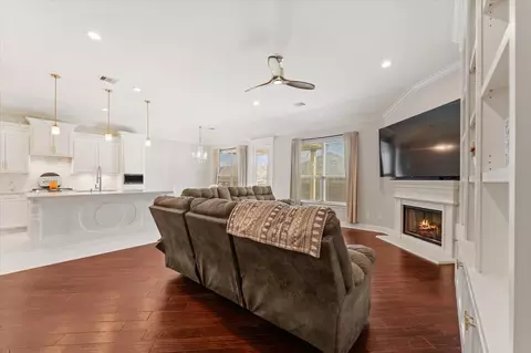 Living - 1706 Elmside Ct, Conroe, TX 77301 photo 3 of 3