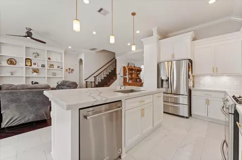 Kitchen - 1706 Elmside Ct, Conroe, TX 77301 photo 2 of 5