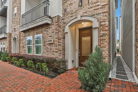 2810 Princeton St, Houston, TX 77009