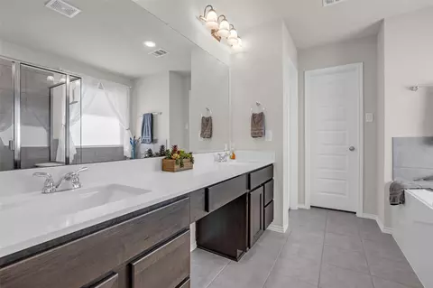 Bath - 1732 Brushy Cedar Ct, Conroe, TX 77301 photo 1 of 3