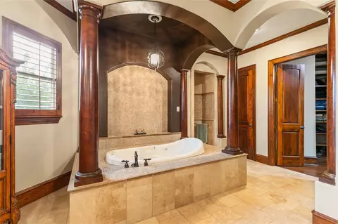 Bath - 22 Post Shadow Estate Dr, Spring, TX 77389 photo 3 of 4