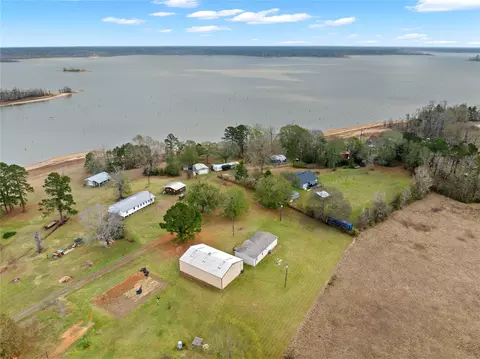 220 Pr 8464, Broaddus, TX 75929