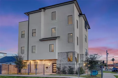 2435 Sheridan St, Houston, TX 77030