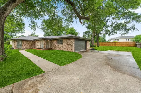 227 E North Hill Dr, Spring, TX 77373