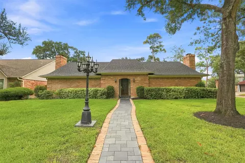 3002 Riata Ln, Houston, TX 77043