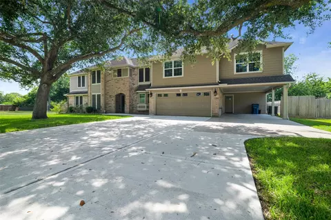 705 Briarmeadow Ave, Friendswood, TX 77546