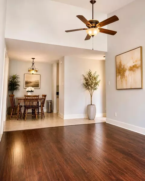 10047 Westpark Dr #30, Houston, TX 77042