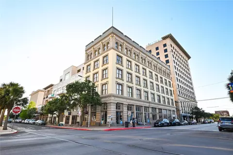 415 22nd St #4B, Galveston, TX 77550