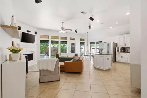 13416 Moonlit Lake Ln, Pearland, TX 77584