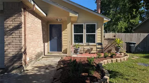 10027 Towne Mist Dr, Sugar Land, TX 77498
