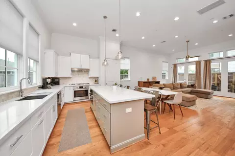 624 Delmar St, Houston, TX 77023