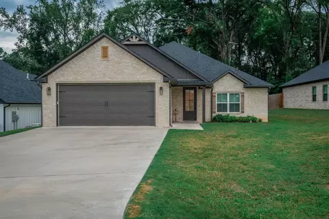 113 W Ruth, White Oak, TX 75693