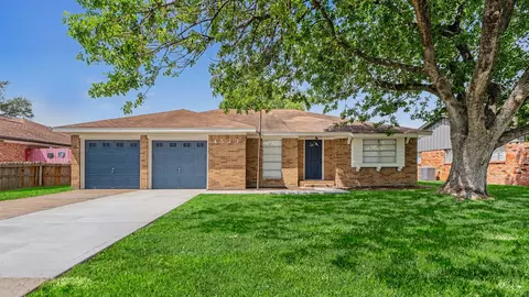 4523 Hemlock Dr, Baytown, TX 77521