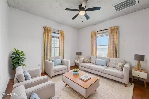 2109 Gentry St, Houston, TX 77009