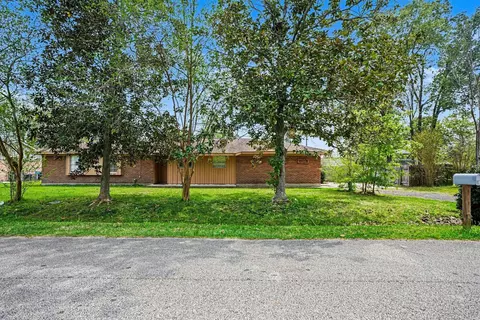 722 N Fall Creek Dr, Huffman, TX 77336