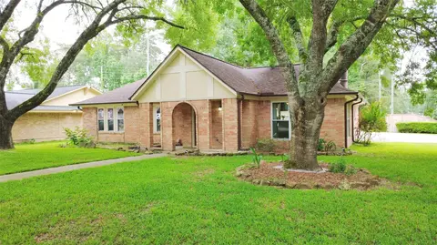 1806 Southwood Dr, Woodbranch, TX 77357