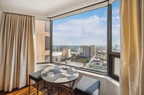 1111 Caroline St #2908, Houston, TX 77010