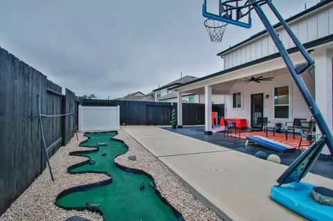 Exterior - 5834 Finely Run St, Spring, TX 77373 photo 9 of 11
