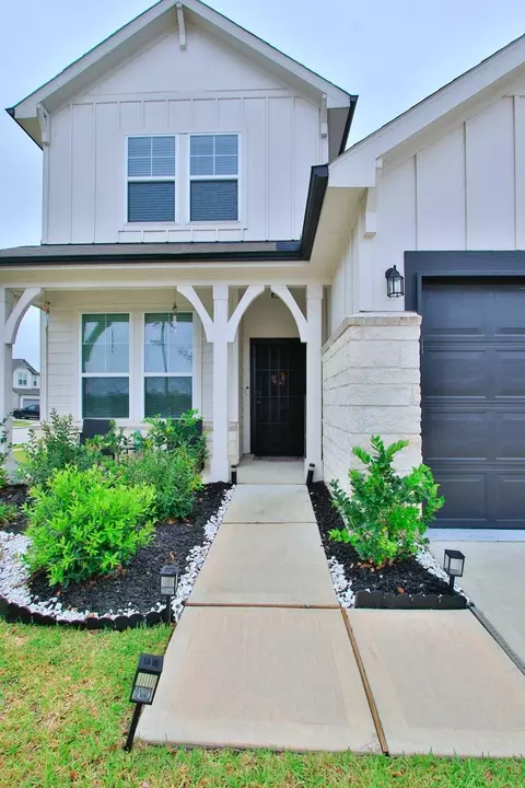 Exterior - 5834 Finely Run St, Spring, TX 77373 photo 4 of 11