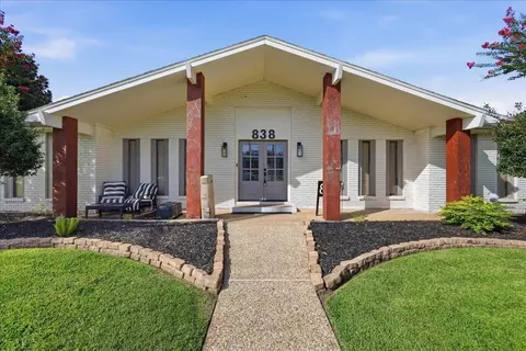 838 Texas Ave, Port Neches, TX 77651