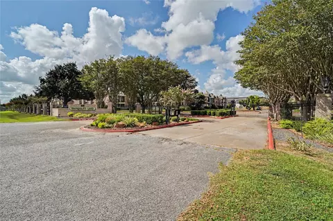 18800 Egret Bay Blvd #609, Houston, TX 77058