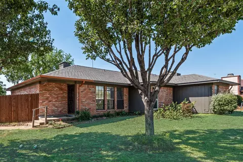 5126 Trail Dust Ln, Arlington, TX 76017
