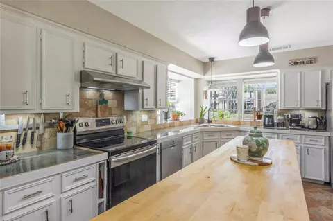 6411 Northway Dr, Spring, TX 77389