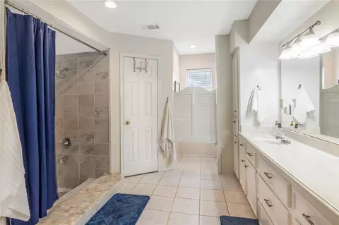 Bath - 6411 Northway Dr, Spring, TX 77389 photo 1 of 4