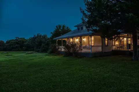 2935 Brushy Rd, Fayetteville, TX 78940